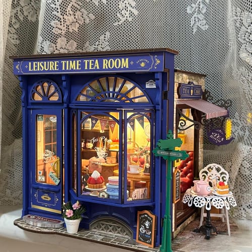 Customer photo review of Leisure Time Tea Room DIY Miniature House