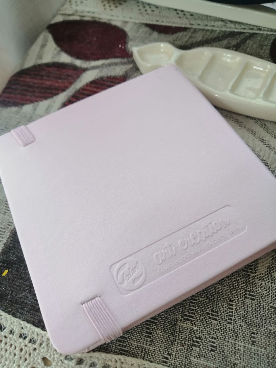 Customer photo review of Talens Art Creation Sketch Book - Libreta Pastel Pink 80 Hojas 140 g/m2