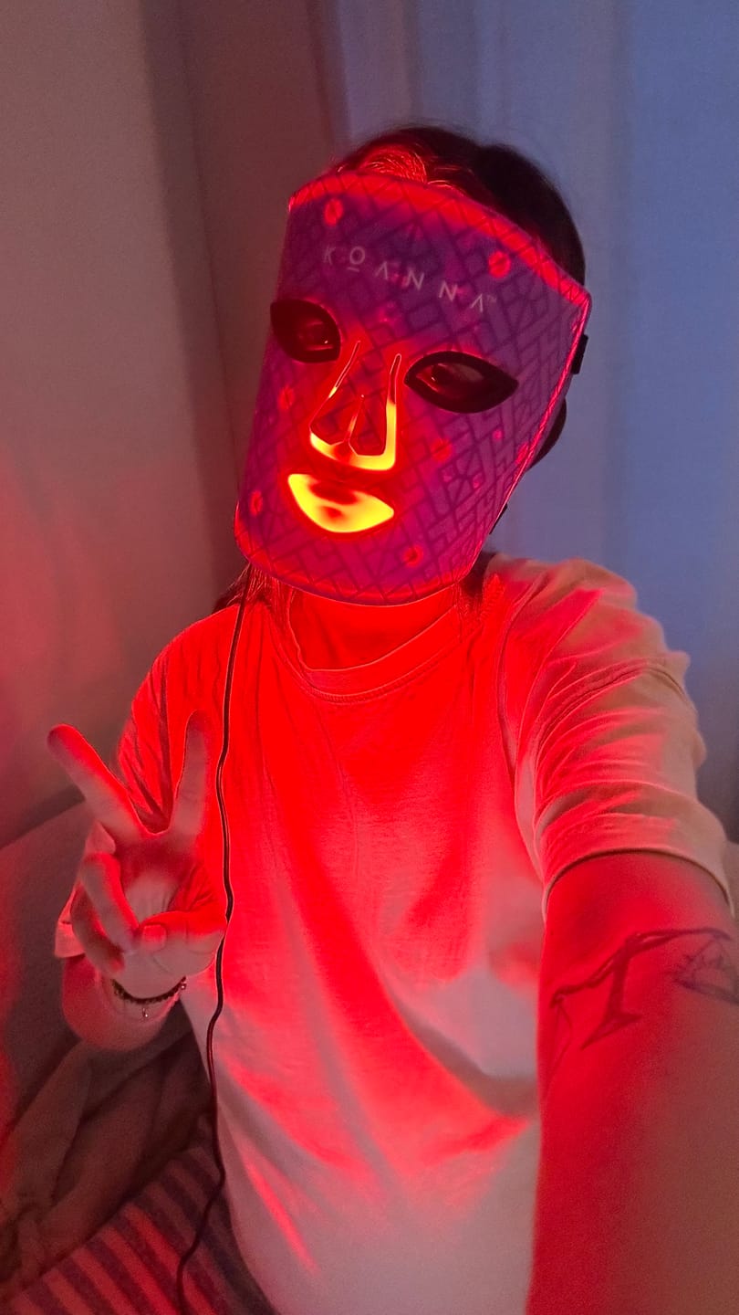 Customer photo review of Koanna® MultiGlo™ LED Lichttherapie-Maske