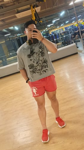Customer photo review of 1132 - Golds Gym Bodybuilding Shorts