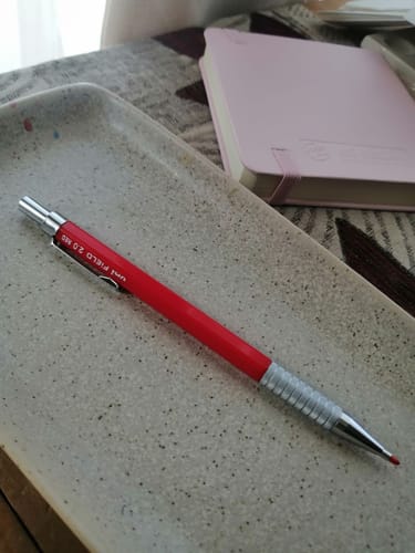 Customer photo review of Uni Field - Portaminas 2,0 mm RED con Mina Roja