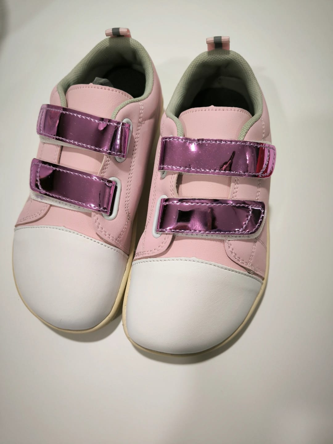 Customer photo review of ZZFABER Kids Minimalist Barefoot Shoes Boys Girls Wide Toe Sneaker Casual Walking Flats