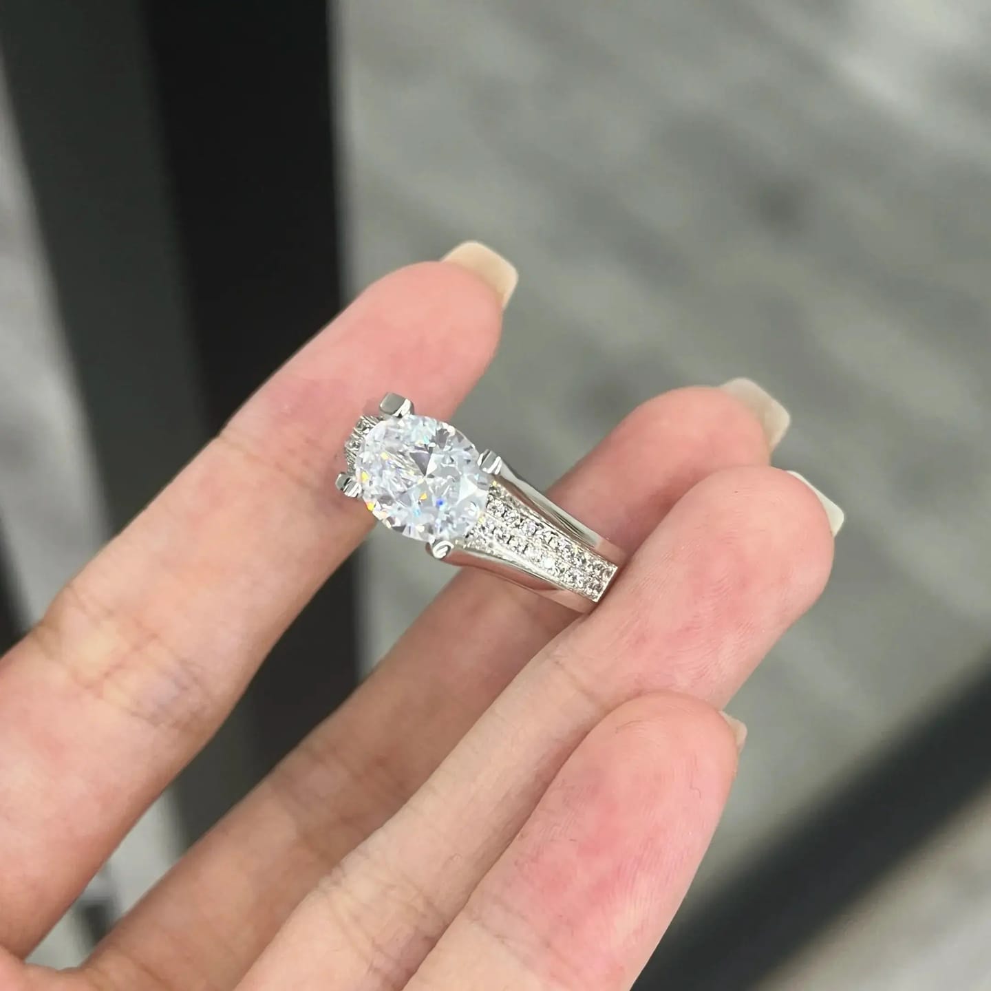 Customer photo review of Solarii New Arrived 5.0ct Oval Cut Engagement Ring