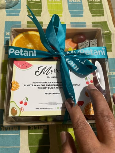 Customer photo review of Signature Fruit Platter