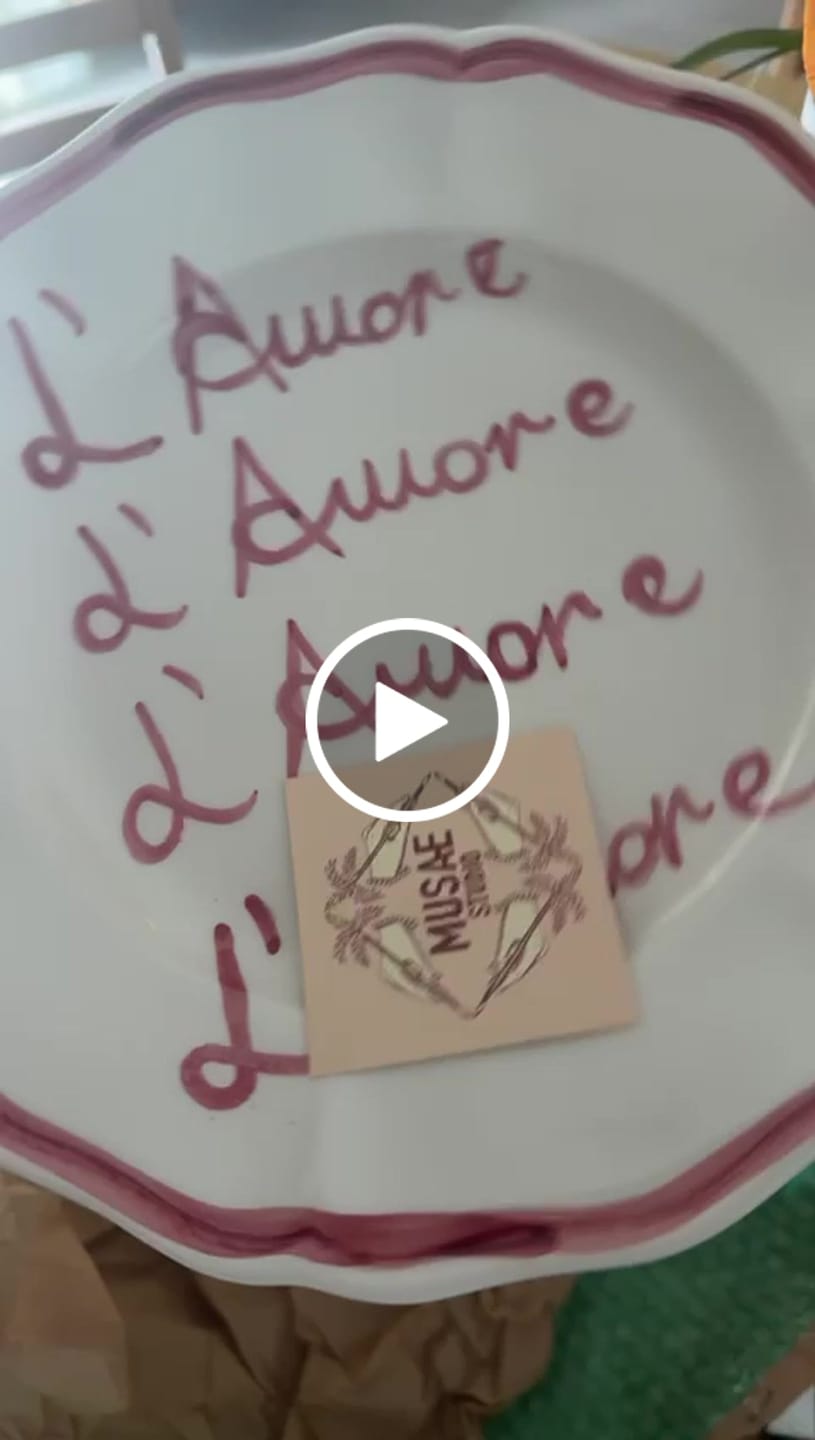 Customer video review of "L'amore" plate