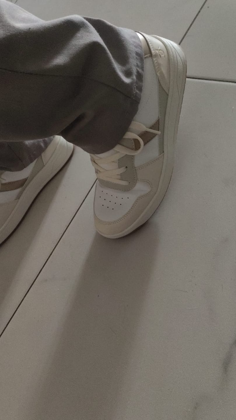 Customer photo review of Tenis Style Elsie Beige