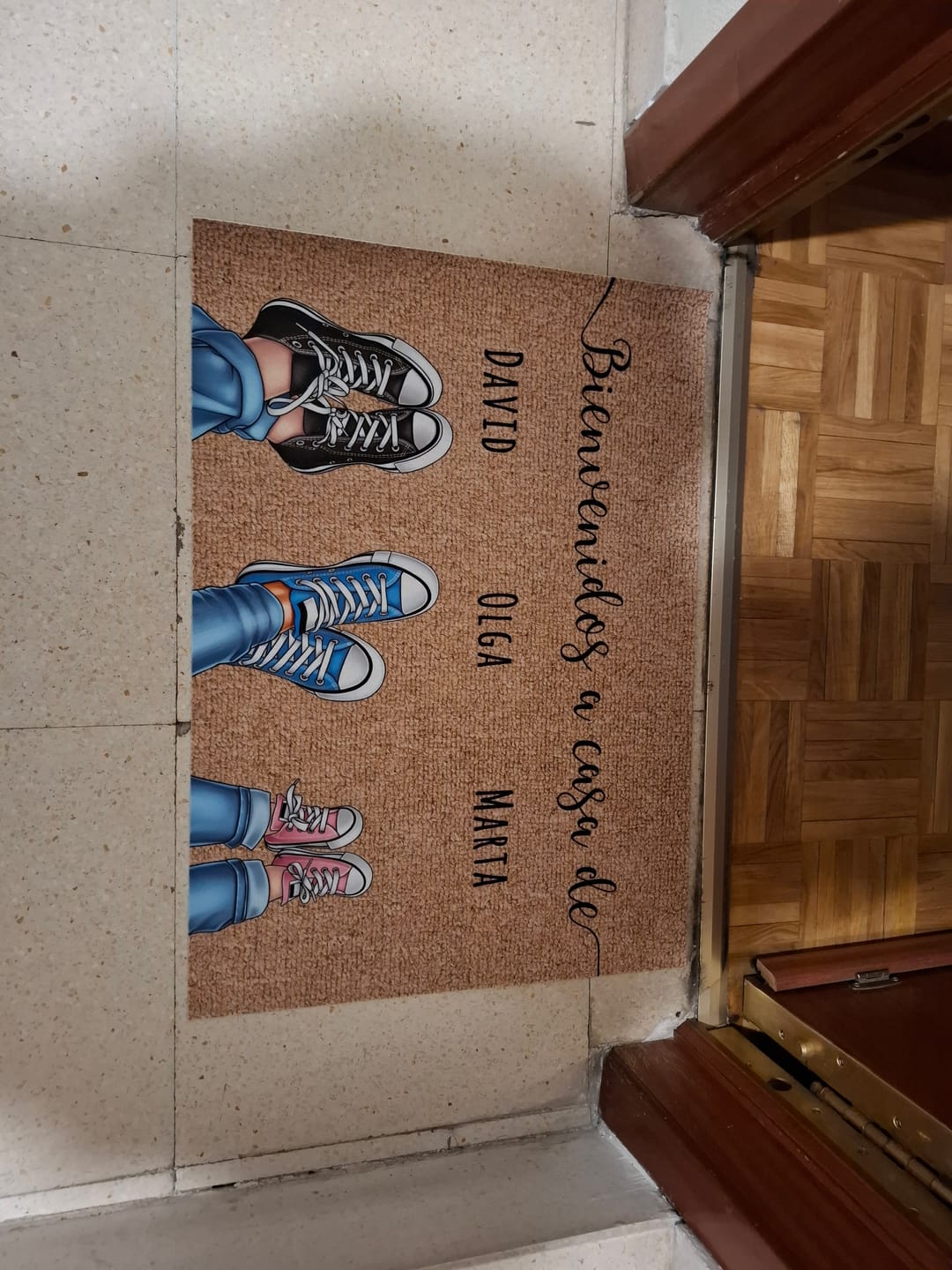 Customer photo review of Zapatos y patas - Felpudo personalizado