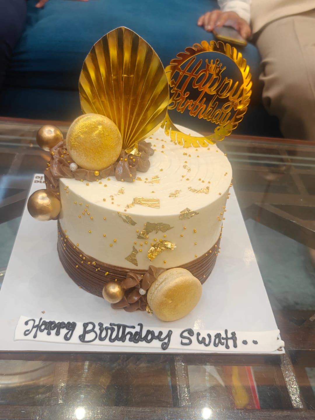 Customer photo review of Golden cake for boyfriend birthday