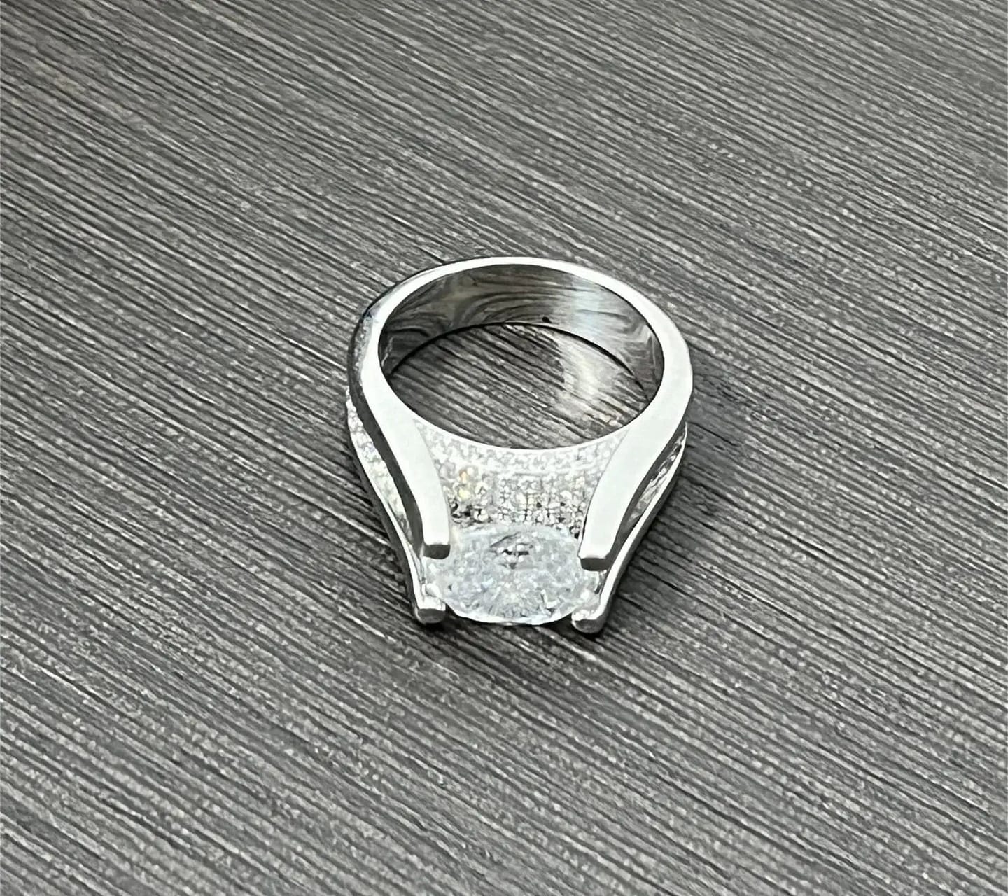 Customer photo review of Solarii New Arrived 5.0ct Oval Cut Engagement Ring