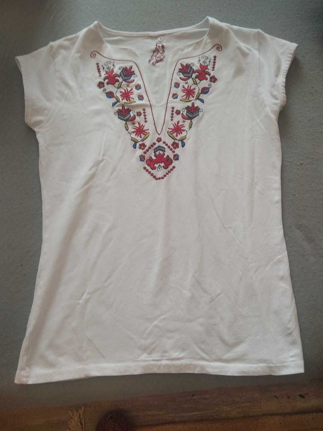 Customer photo review of Тениска с V деколте - "Самоковска"