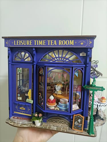 Customer photo review of Leisure Time Tea Room DIY Miniature House