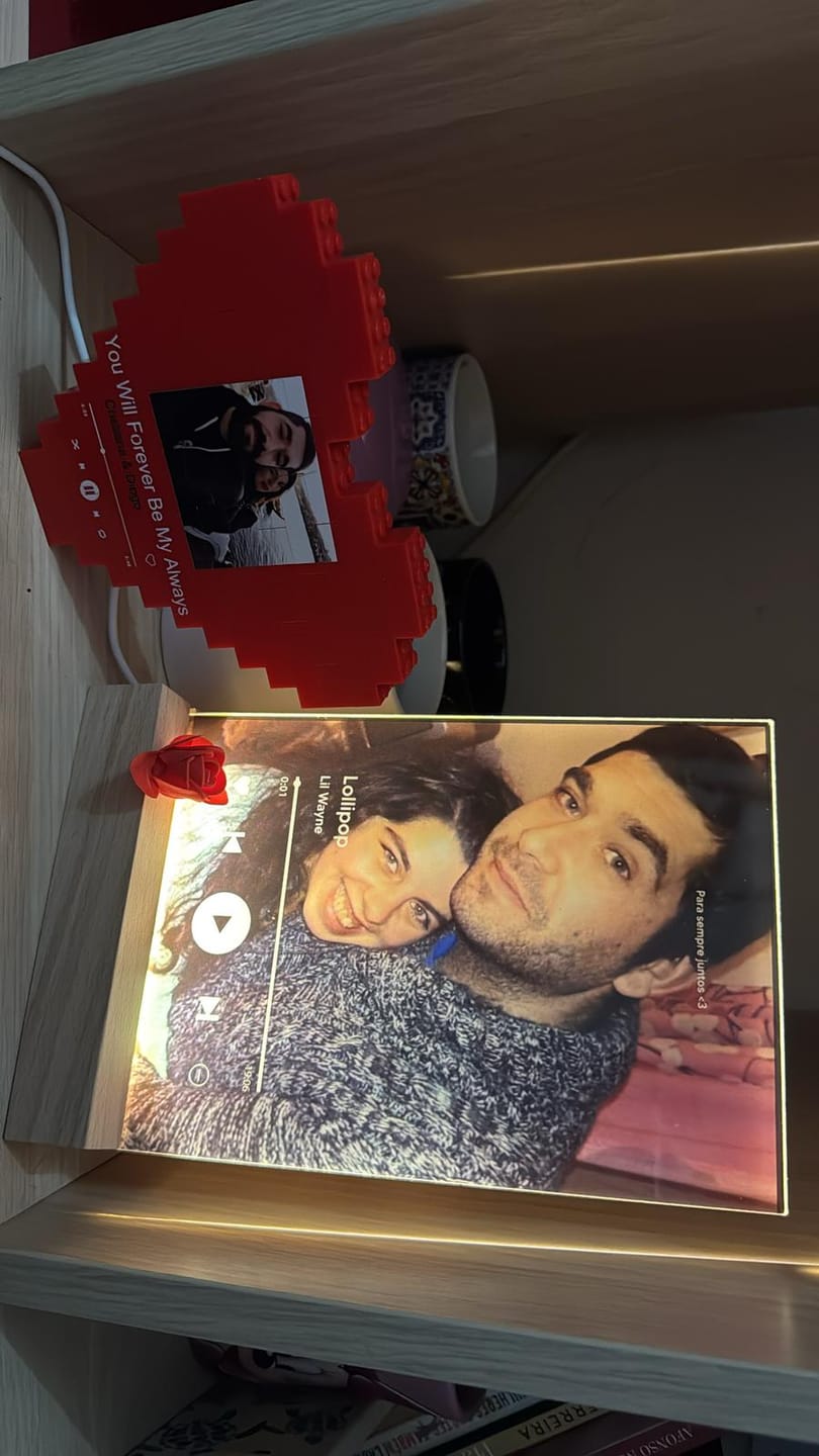 Customer photo review of Lâmpada Spotify Player Personalizável c/ Fotografia Completa