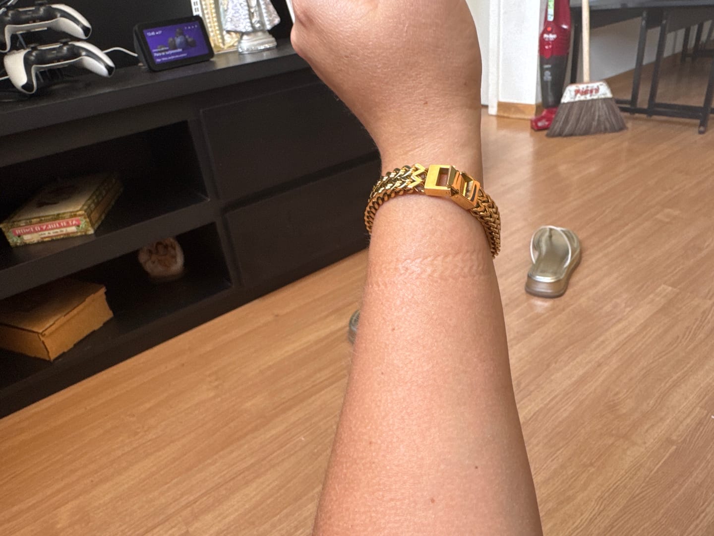 Customer photo review of Pulseira Link Banhado em Ouro 18k