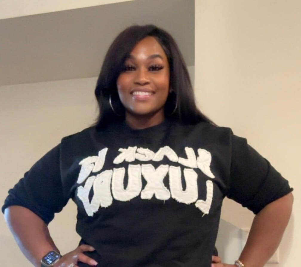 Customer photo review of BLK is Lux Cropped Crew