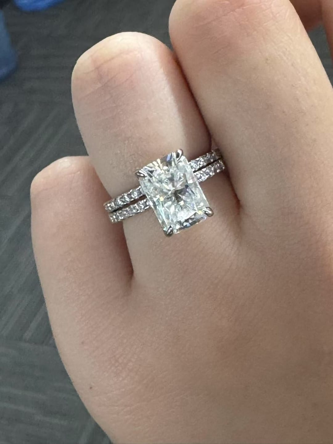 Customer photo review of S925 Moissanite 3.5 Ct Radiant Cut White Gold/Yellow Gold/Rose Gold Wedding Ring For Women