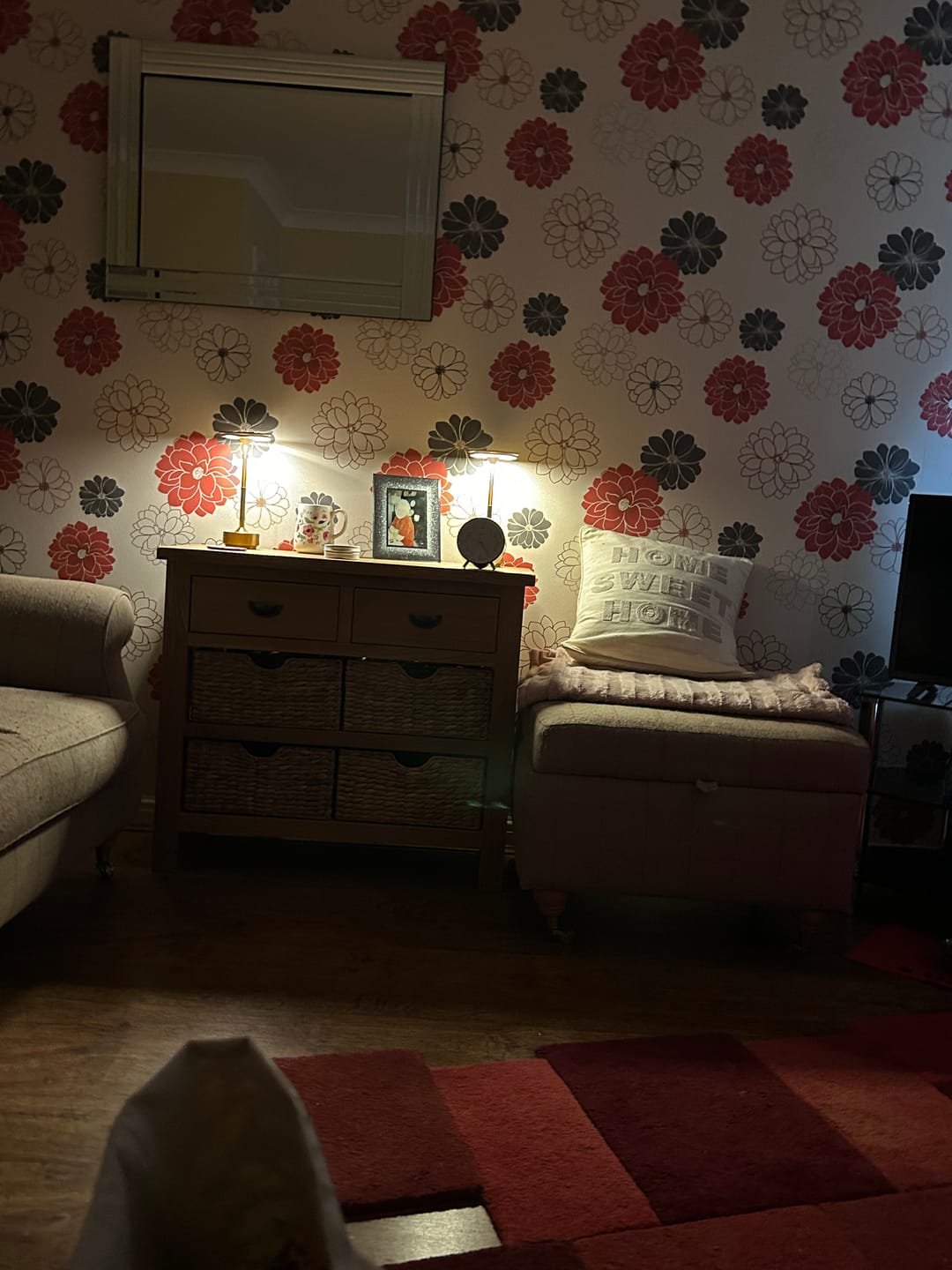 Customer photo review of Cordless Modern Aura Table Lamp - Cordless Table Lamp with Touch Control & Modern Nordic Design
