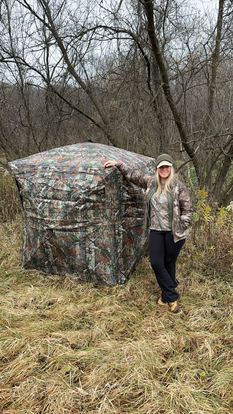 Customer photo review of VisST See-Through Pop-Up Ground Blinds with Silent Magnetic Door