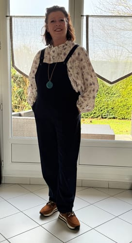 Customer photo review of Salopette Mariette en jean de coton bleu marine