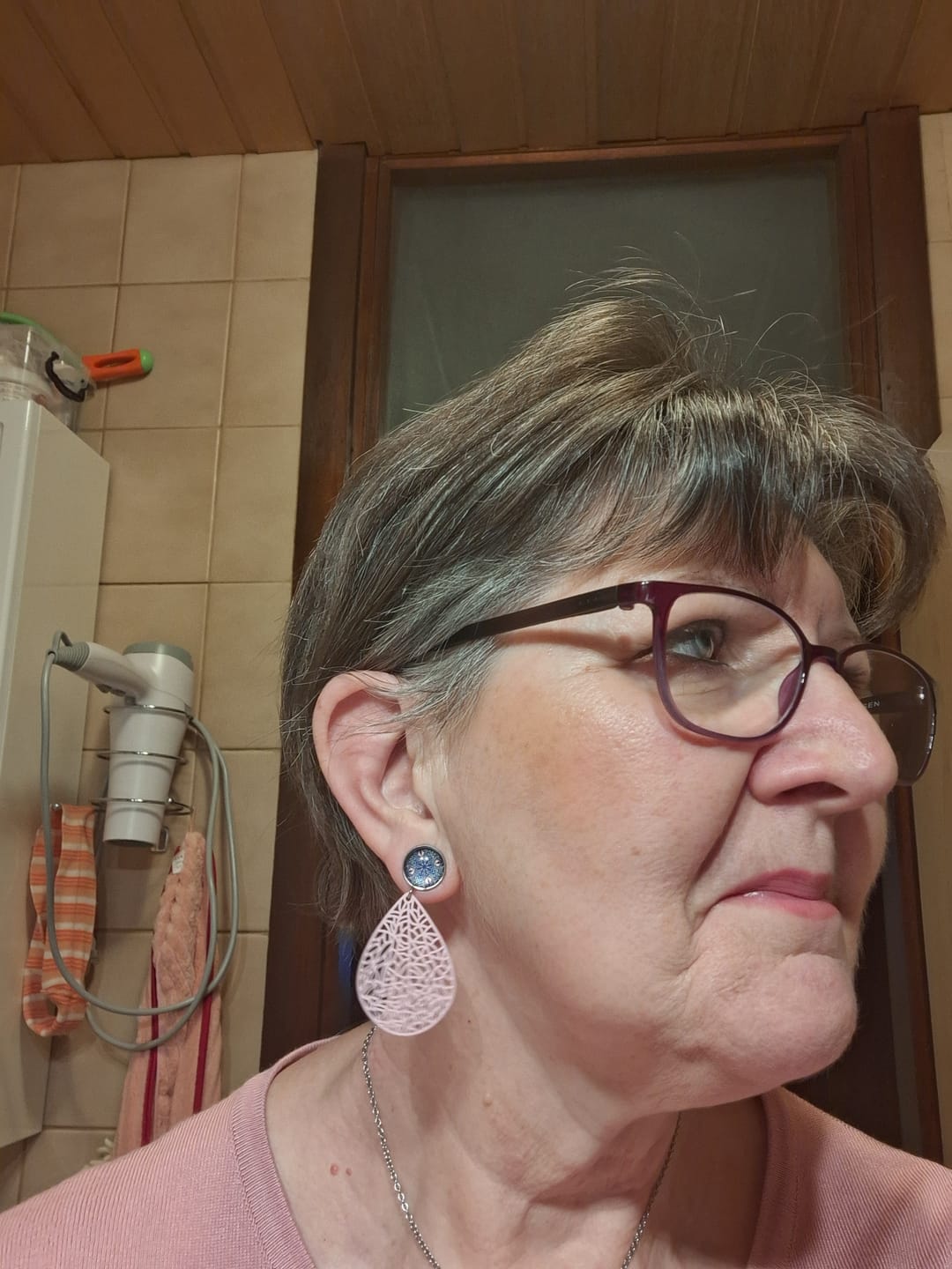 Customer photo review of Ohrring Anika rosa
