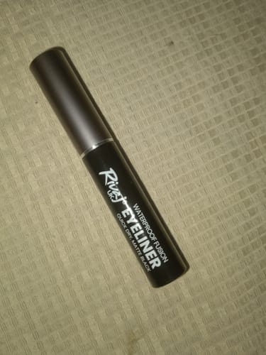 Customer photo review of Quick Dry Matte Waterproof EyeLiner