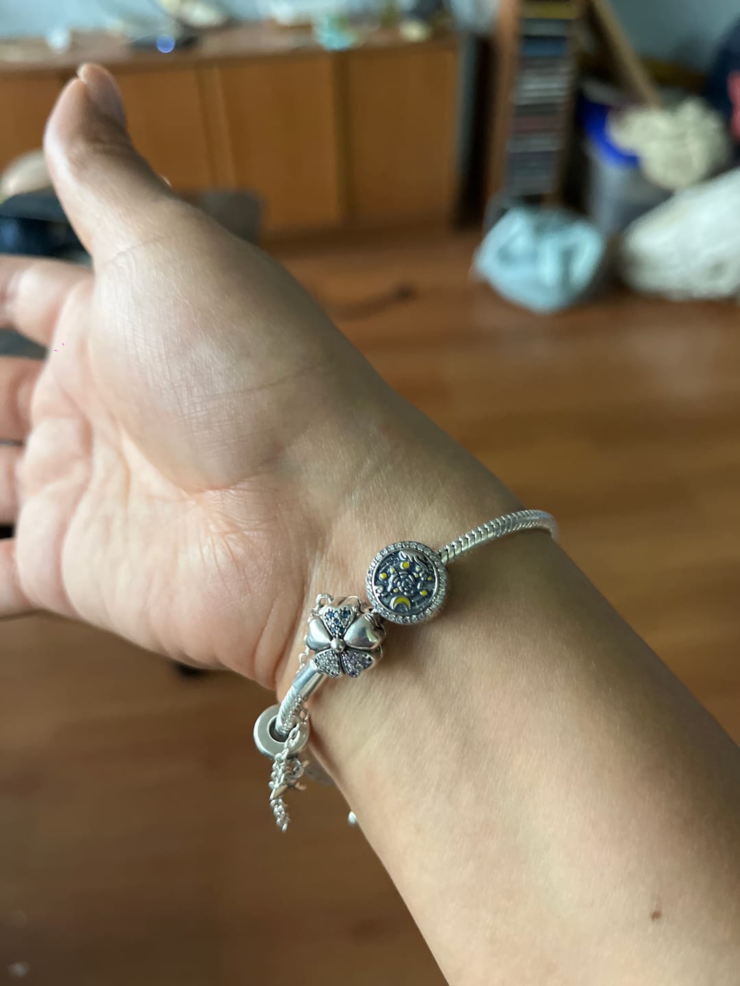 Customer photo review of Charm Noche Estrellada de Van Gogh