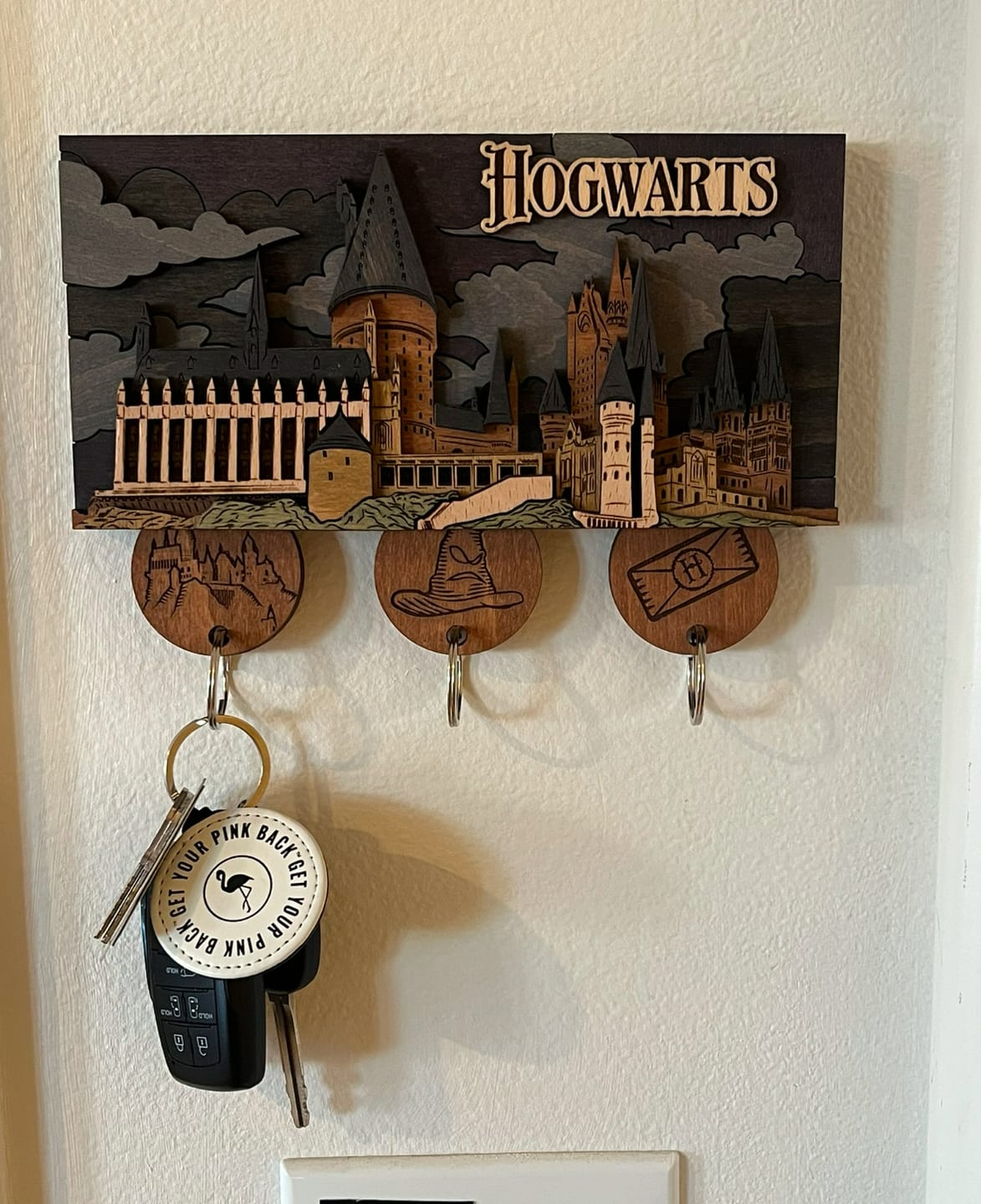 Customer photo review of HOGWARTS MAGNETIC KEY HOLDER