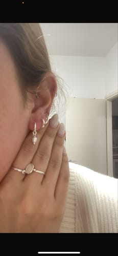 Customer photo review of עגילי Clear Drop