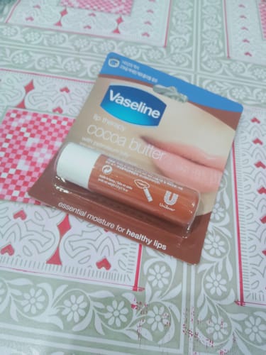 Customer photo review of Vaseline Cocoa Butter Lip Therapy 4.8g