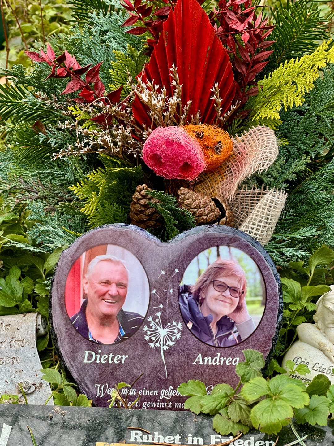 Customer photo review of Unsere Schutzengel - Personalisiertes Trauer Schieferherz für 2 Personen