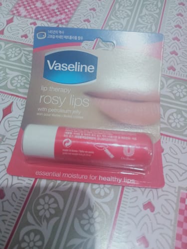Customer photo review of Vaseline Rosy Lips Therapy 4.8g