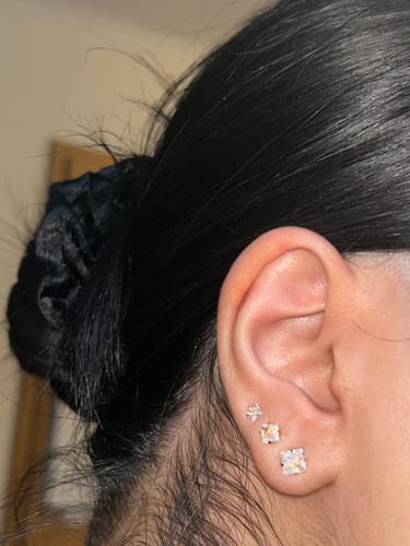 Customer photo review of Cube Stones Ohrstecker Set | 18K vergoldet