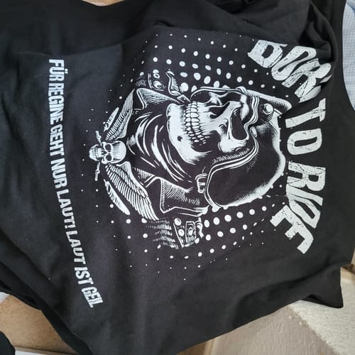 Customer photo review of Born to ride - T-Shirt (Personalisiert)