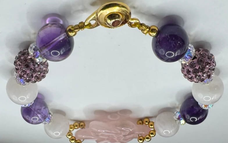 Customer photo review of Mystique Knot Rose Quartz/Amethyst for Endless Good Fortune and Long Life