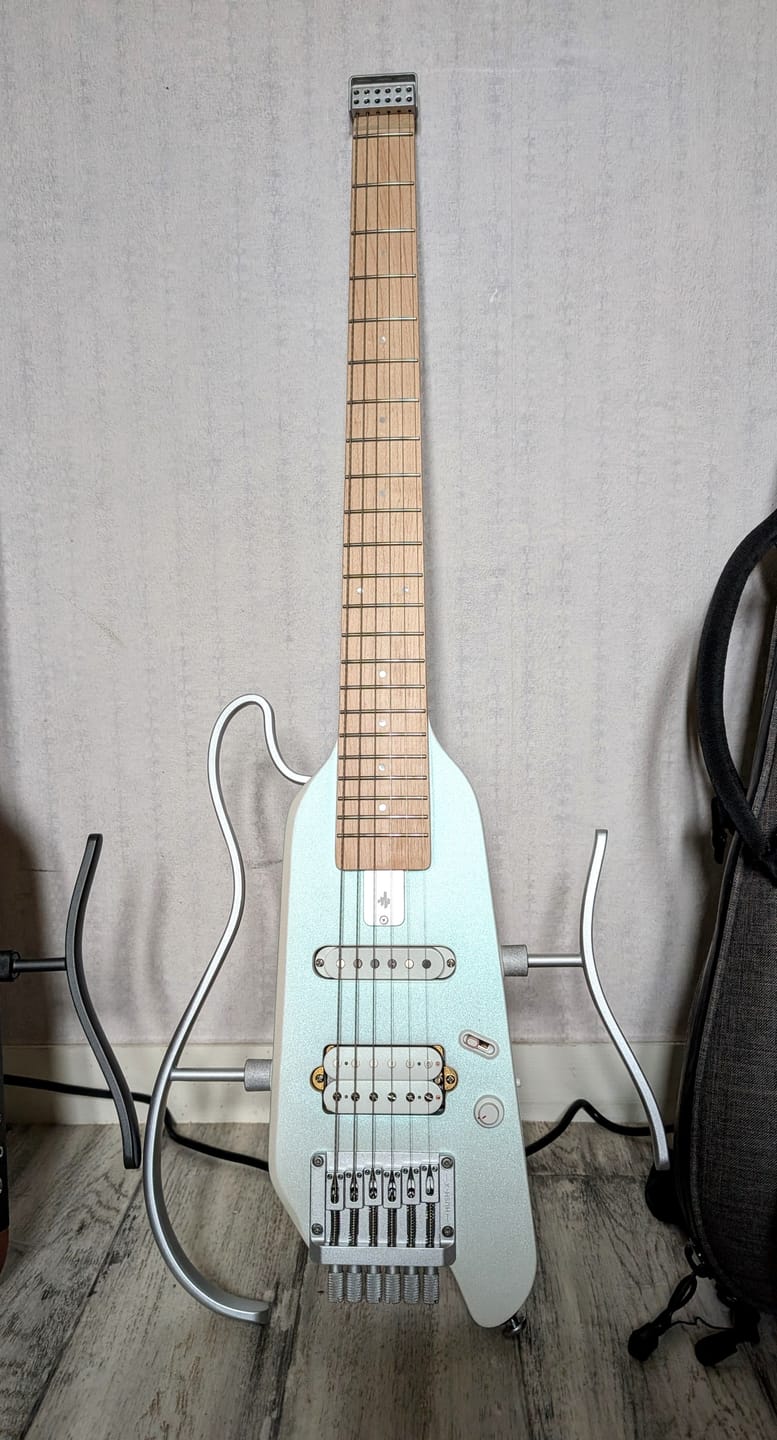 Customer photo review of Donner HUSH-X Guitare électrique guitare de voyage ultra-légère