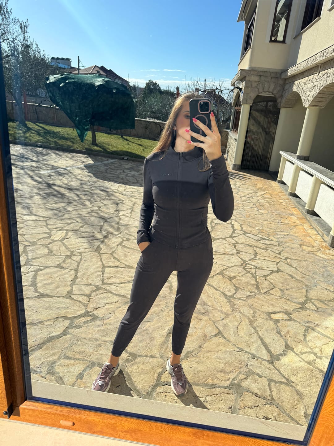 Customer photo review of SECOND SKIN JOGGERS