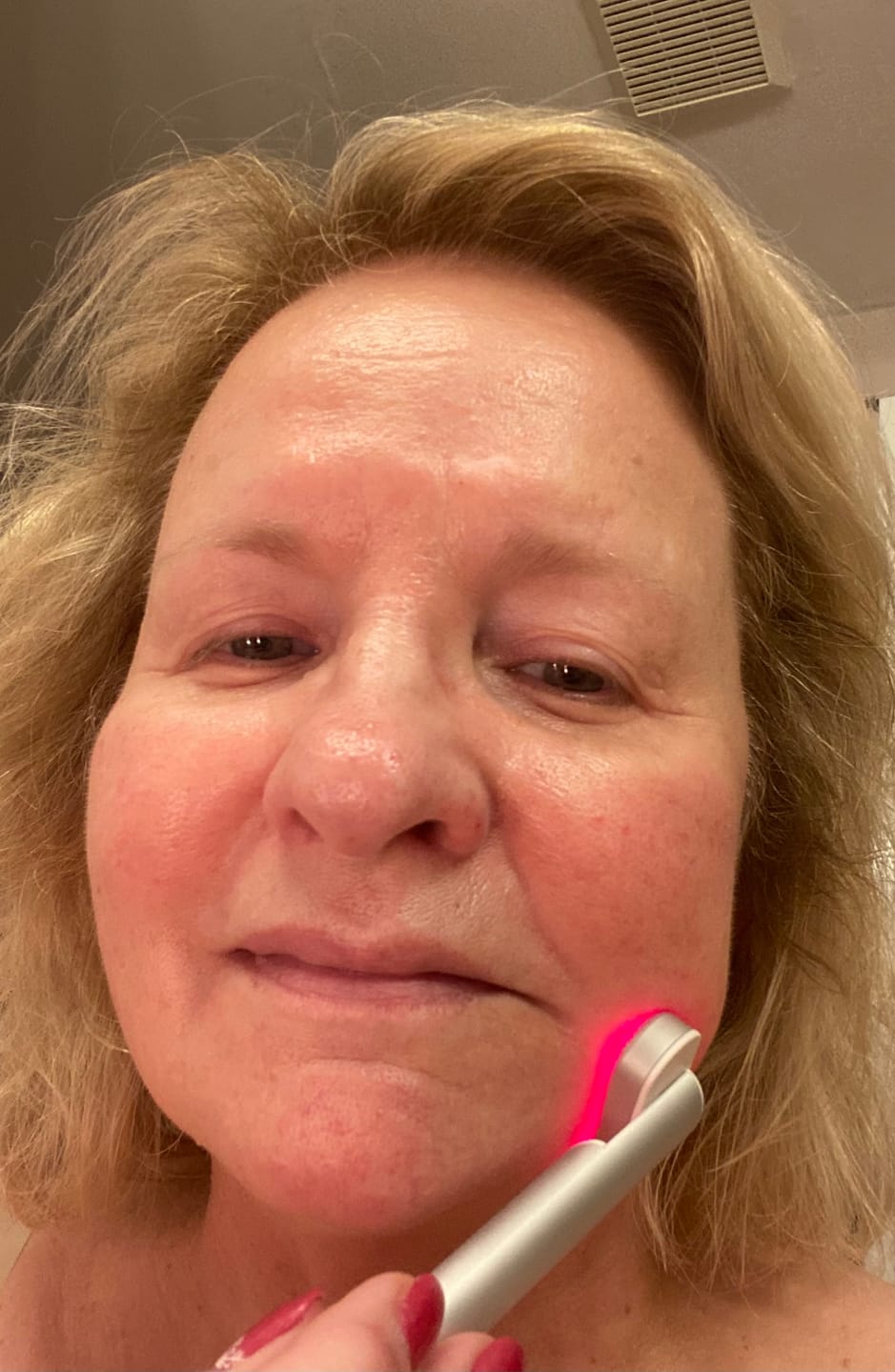 Customer photo review of GLOW RED LIGHT WAND