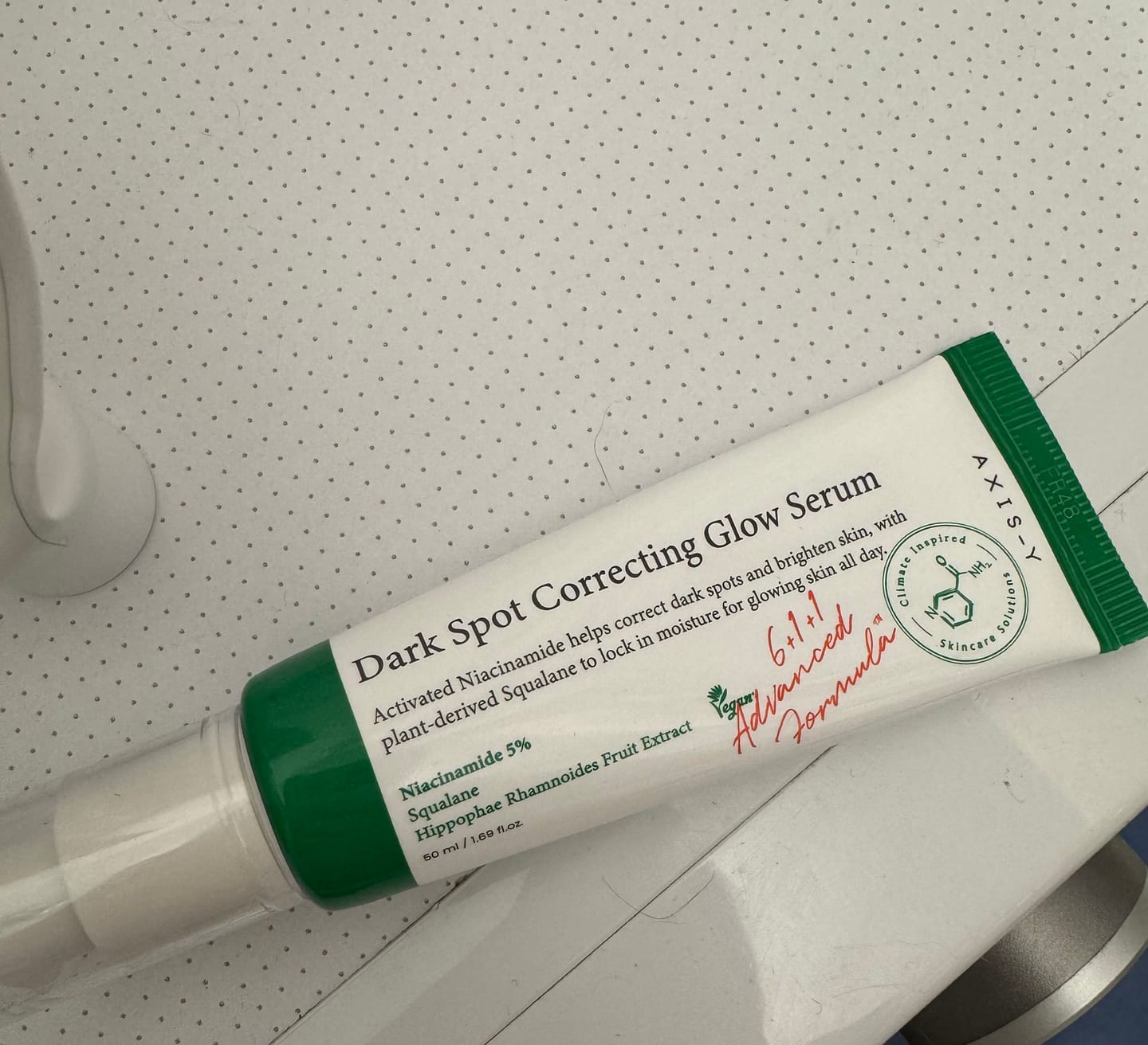 Customer photo review of Serums tumšo plankumu korekcijai AXIS-Y Dark Spot Correcting Glow Serum