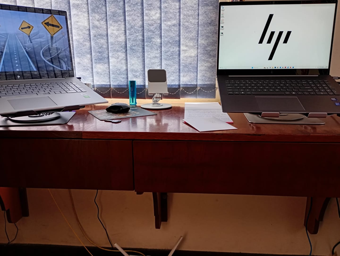 Customer photo review of Stand Giratorio de Altura Ajustable para Tablet y Celular