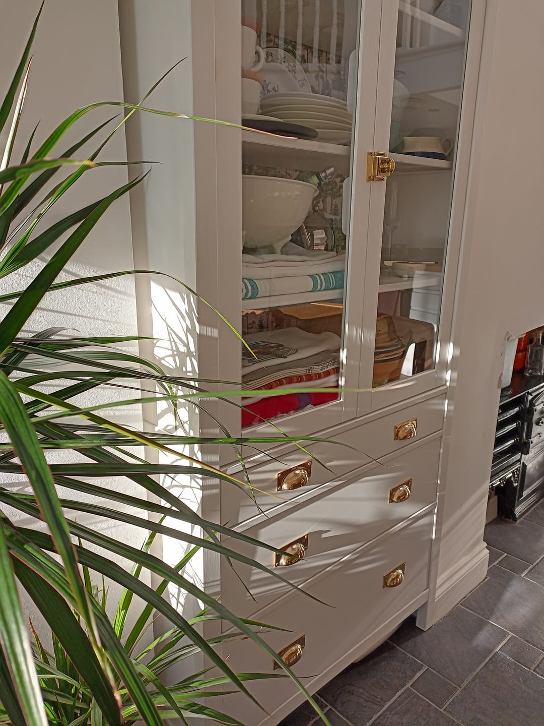 Customer photo review of Classic Polished Brass Cupboard Handles