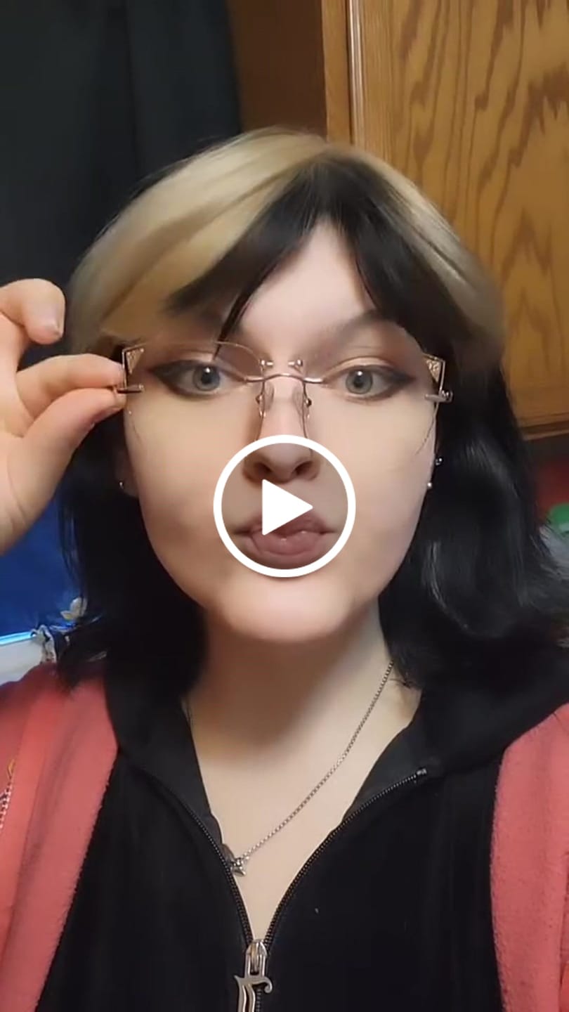 Customer video review of Neko Eyeglasses