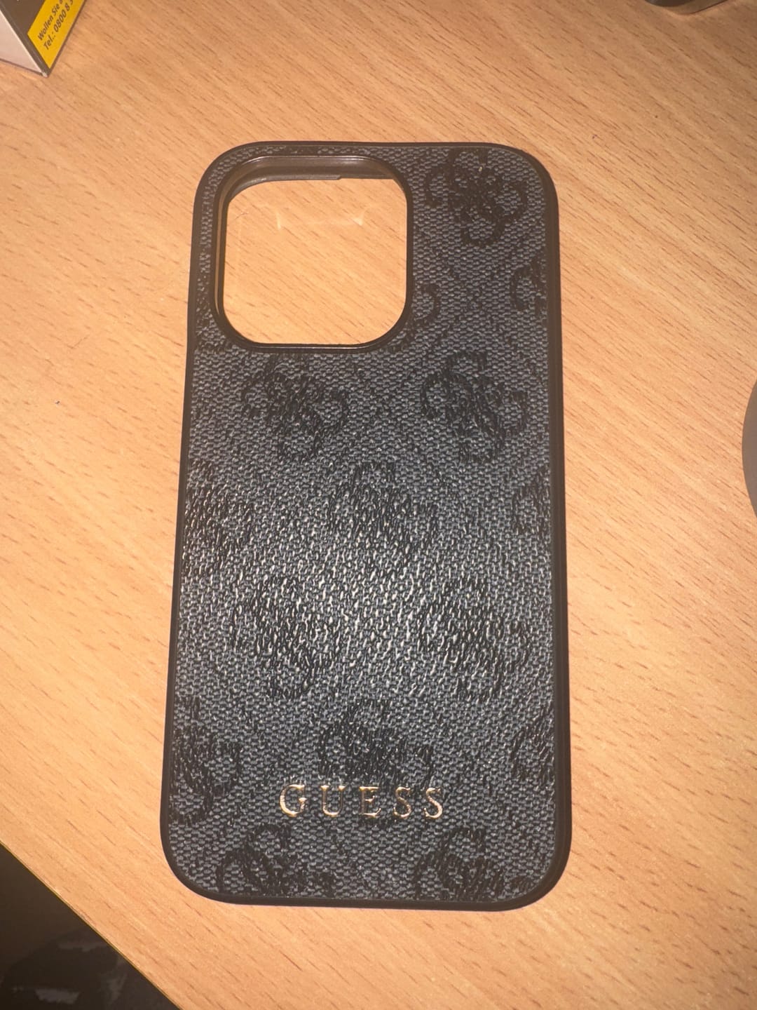 Customer photo review of Guess 4G Metal Gold Case