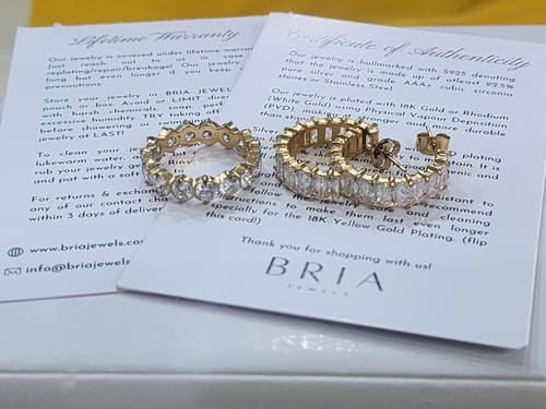 Customer photo review of FOREVER RING - 18K GOLD-PLATED