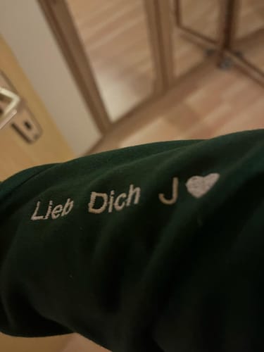 Customer photo review of Personalisierter & bestickter Hoodie