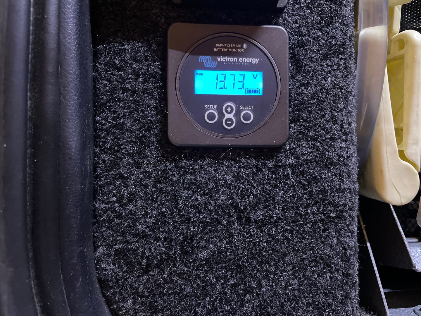 Customer photo review of Victron | Battery Monitor | BMV-712 Smart Black (BAM030712200)