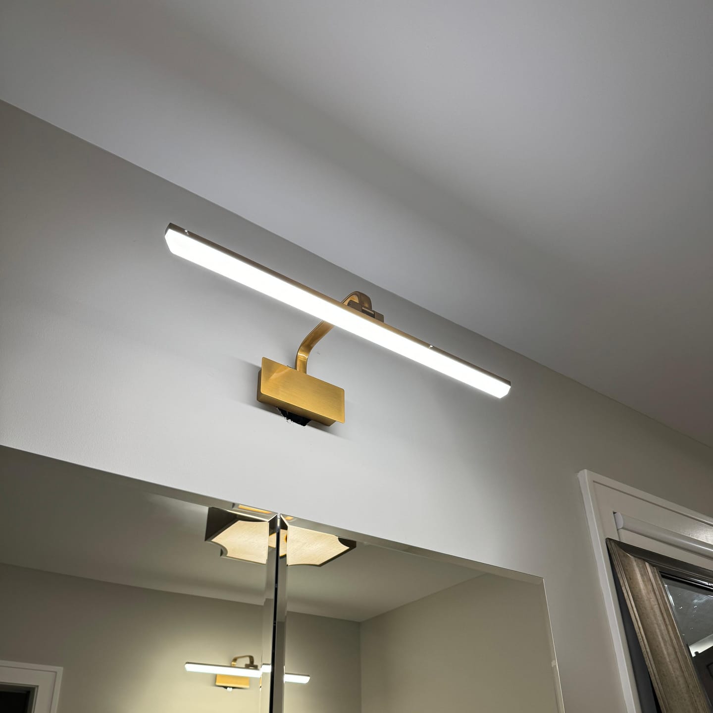 Customer photo review of Modern Led Bath Bar Armed Bathroom Vanity Light In Gold