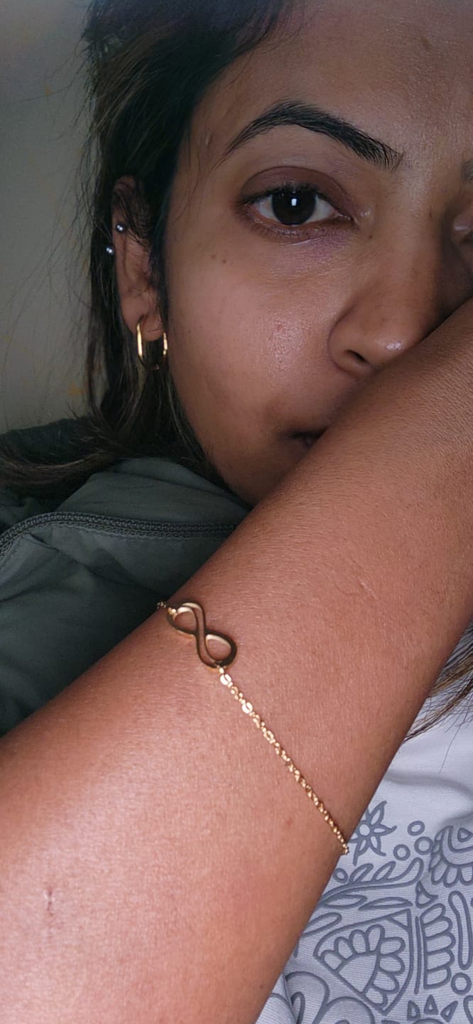 Customer photo review of Plain Oval Hoop Earrings