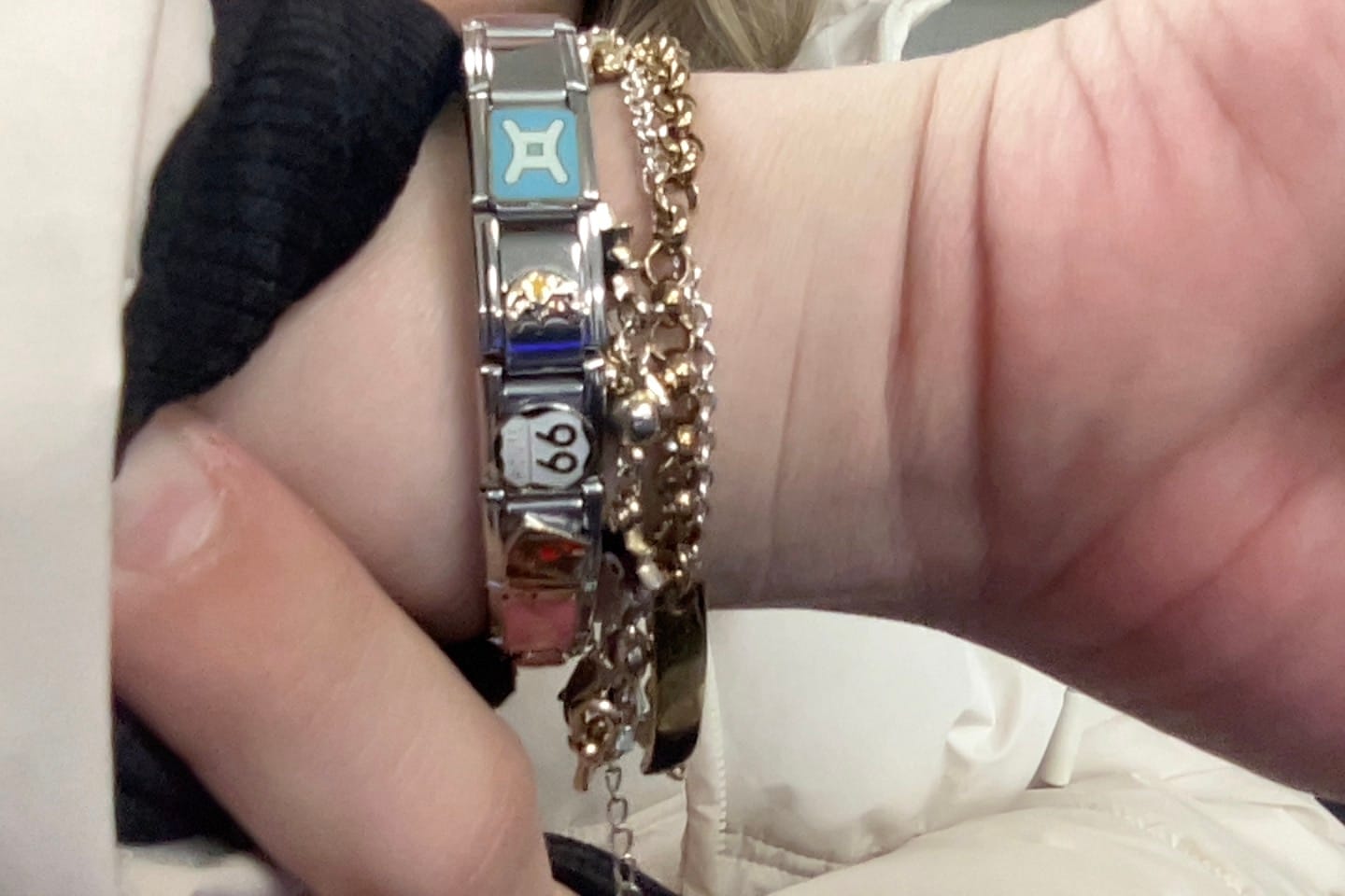 Customer photo review of Charm Signo Zodiacal
