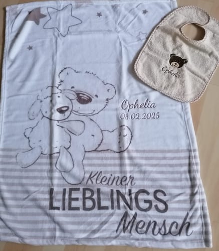 Customer photo review of Kleiner Lieblingsmensch Babydecke mit Namen bestickt 75x100cm