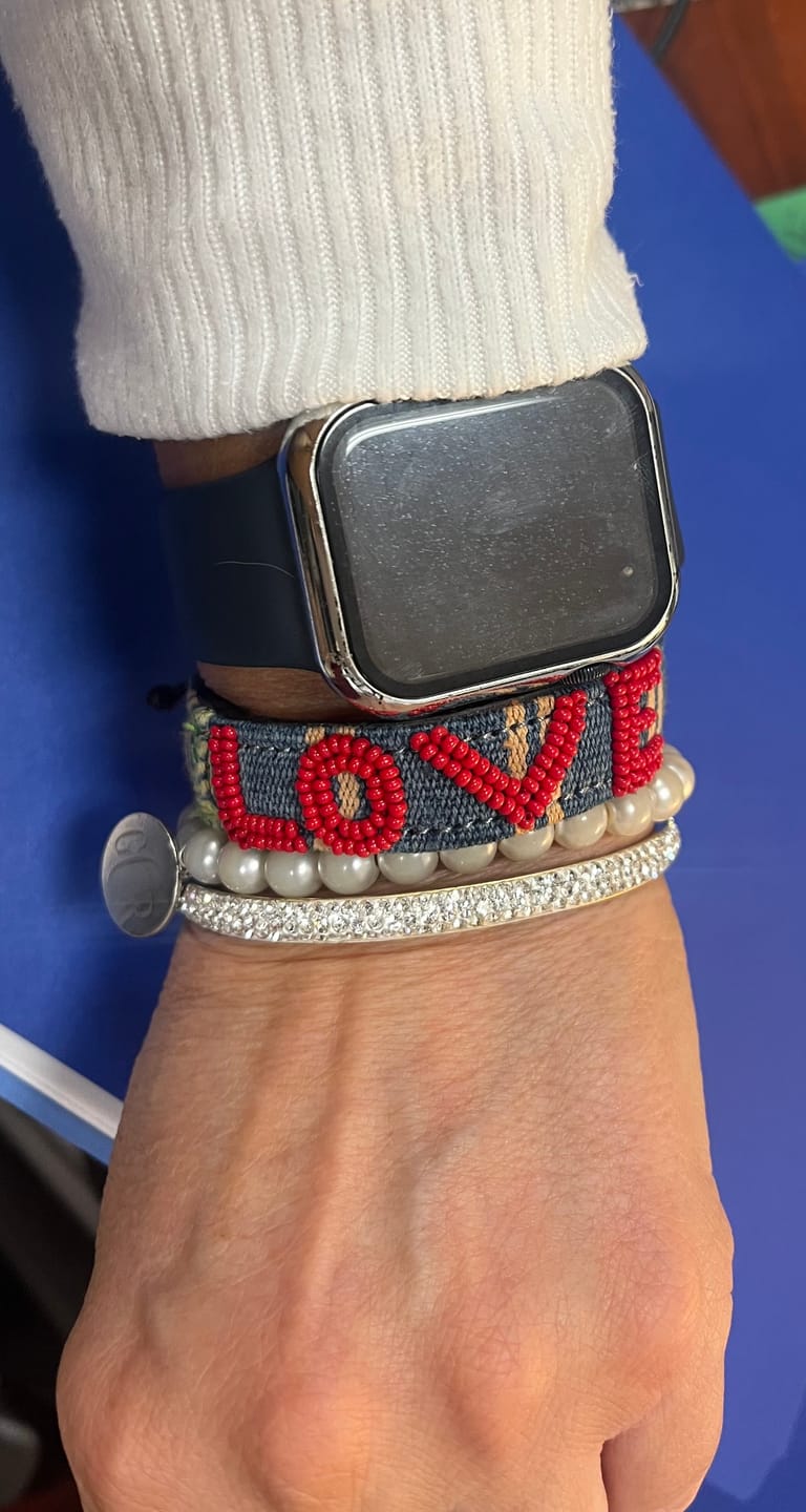 Customer photo review of Mara Baule LOVE Bracelet - Red
