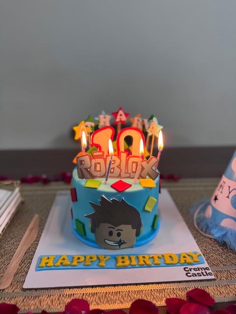 Customer photo review of Roblox Blocks Cake